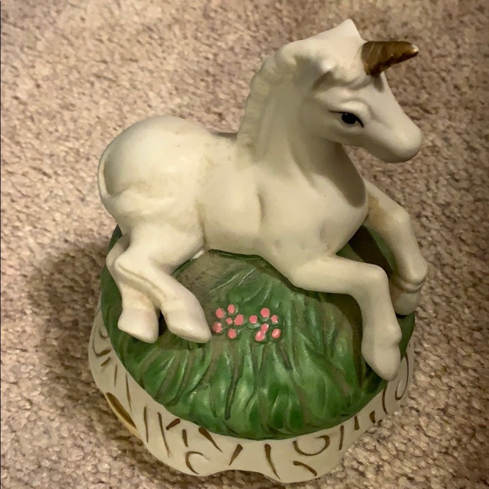 Music box unicorn